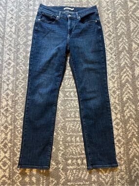 Levi's Women's Dark Blue Straight-Leg Jeans size 6 (Q301)